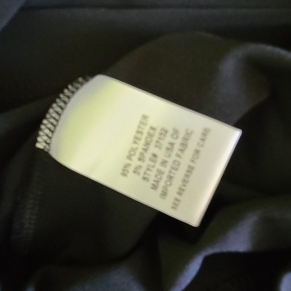 TravelSmith top, black,  wrap front , gold metal clasp S - Picture 4 of 7